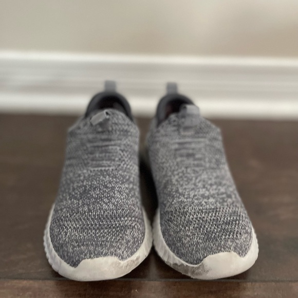 Grey so clean..hardly worn - Picture 4 of 5